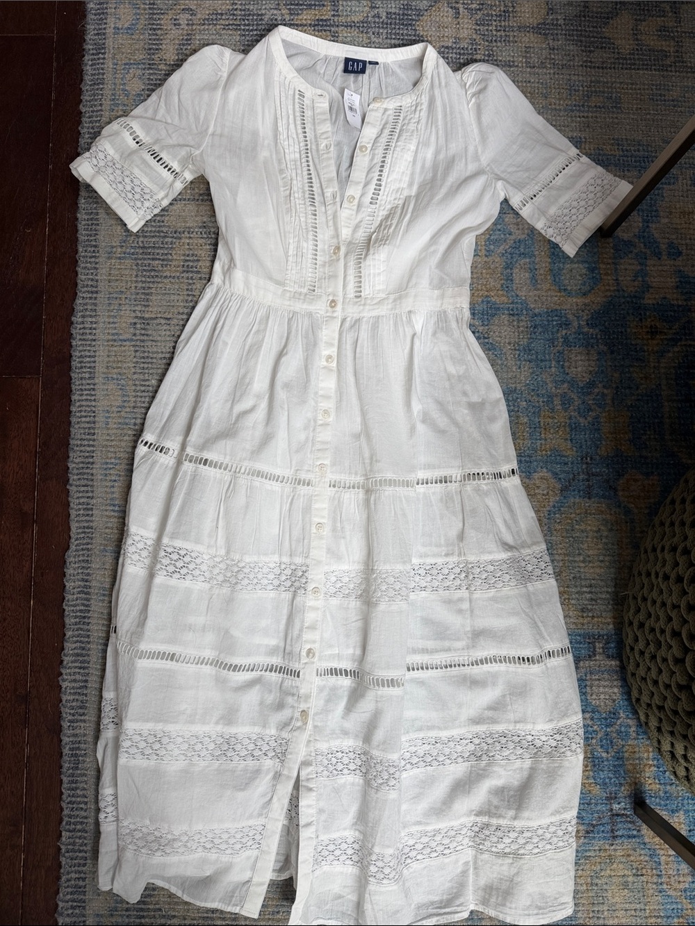 NWT GAP Eyelet Lace Button-Front Midi Dress Size XS - Picture 3 of 5